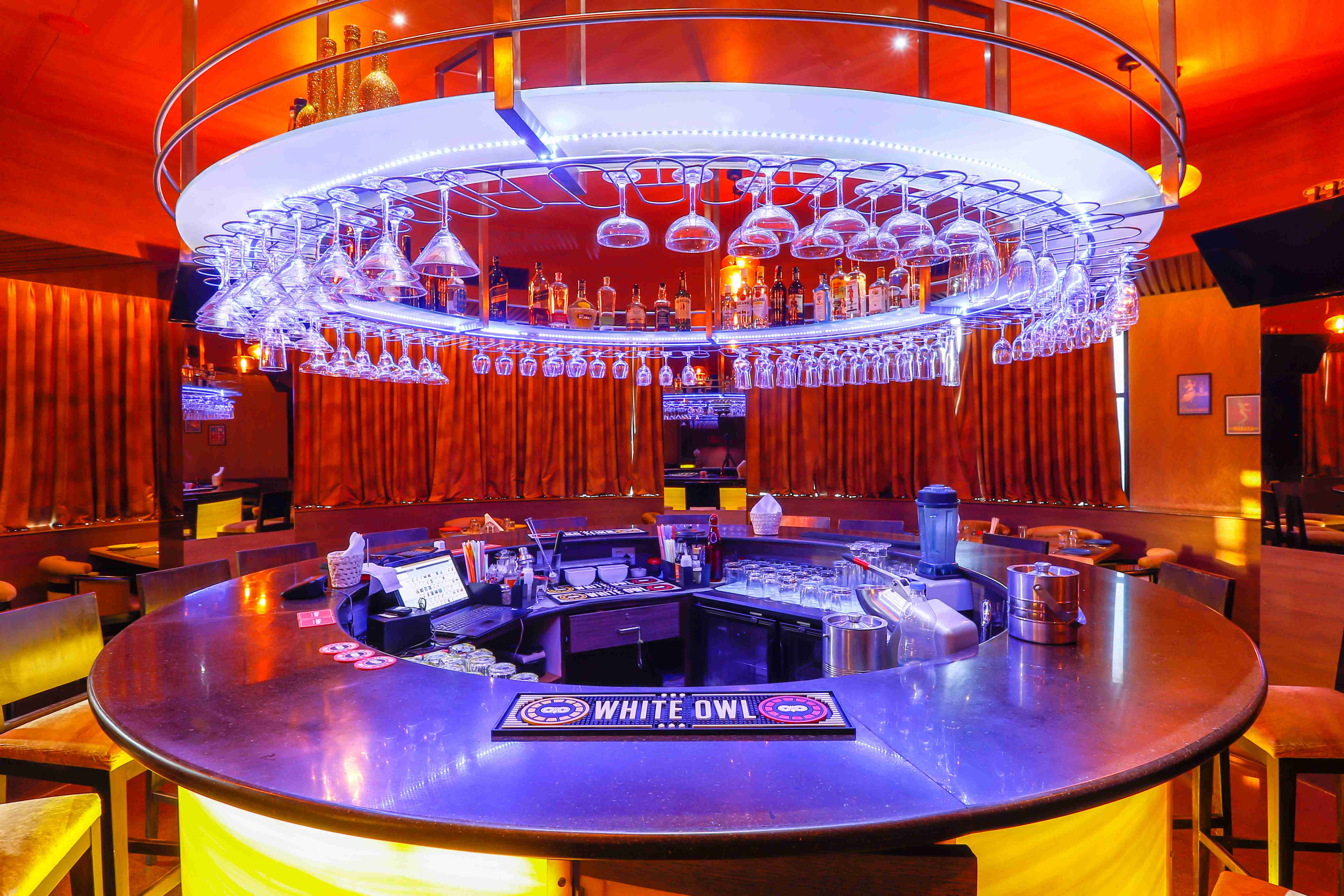LOUNGE